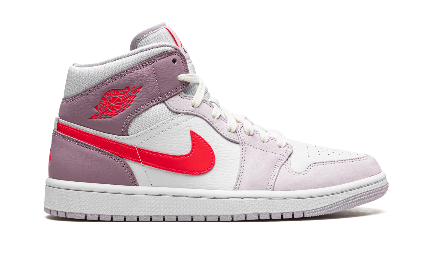 AIR JORDAN 1 MID WMNS "Valentine's Day 2022" DR0174 500