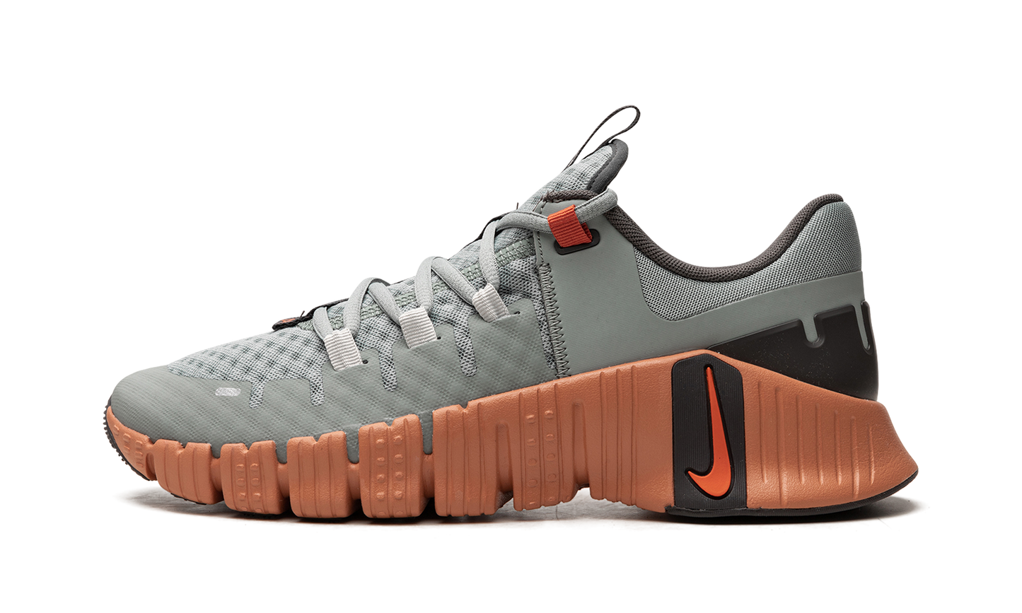 Free Metcon 5 "Mica Green" DV3949 301