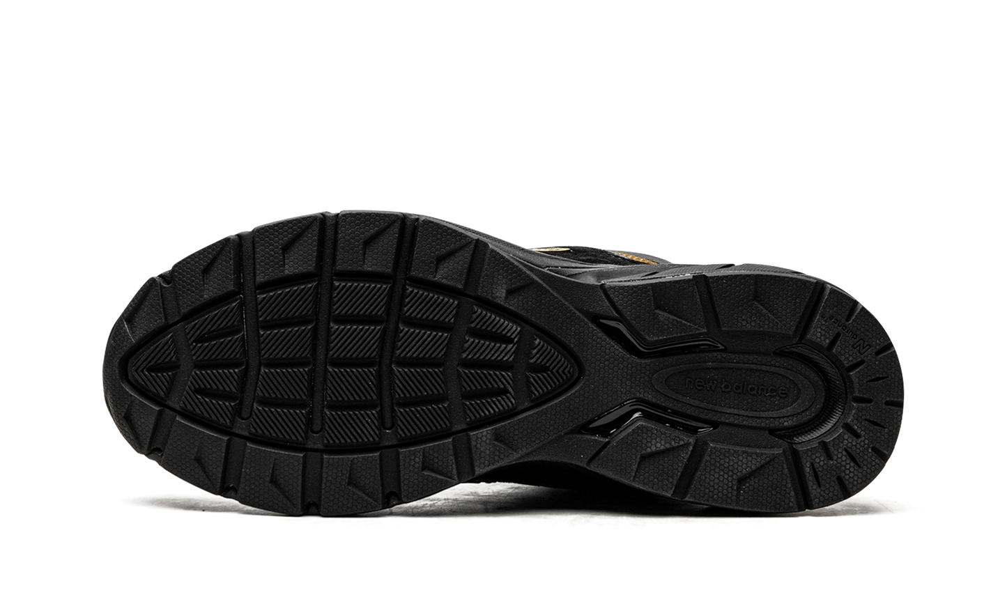 990v5 "Black / Gold" M990BH5