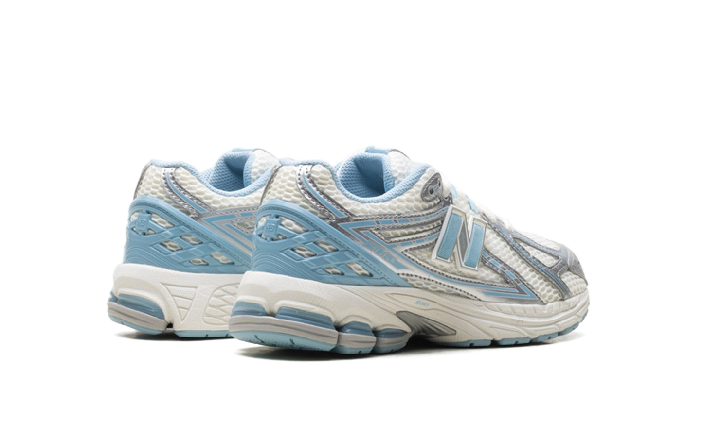 1906R GS "Silver Metallic Chrome Blue" GC1906EW