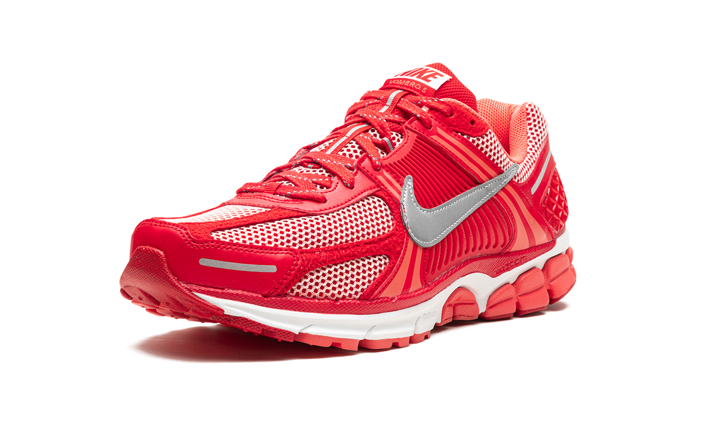 Zoom Vomero 5 PRM "University Red Metallic Silver" FN6833 657