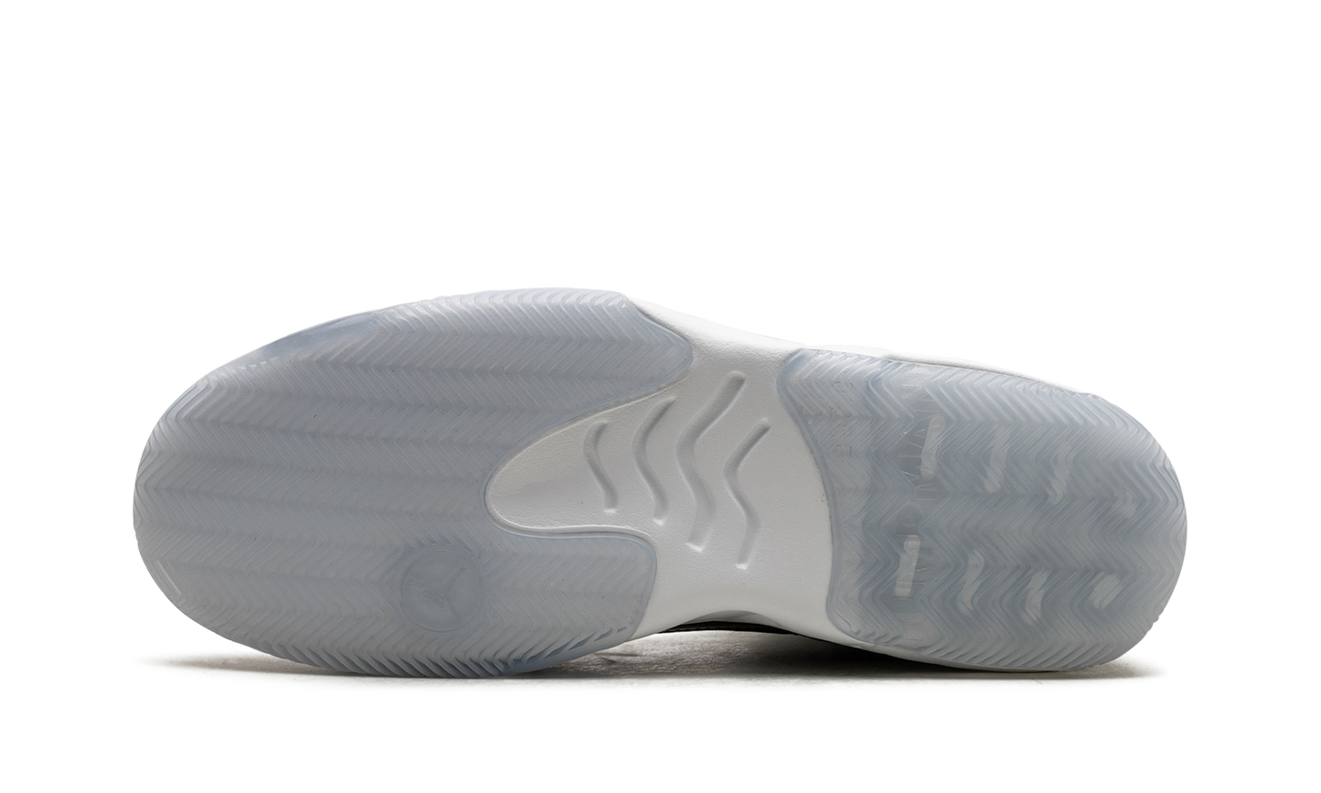 Jordan Max Aura 2 "Gym Red" CK6636 102