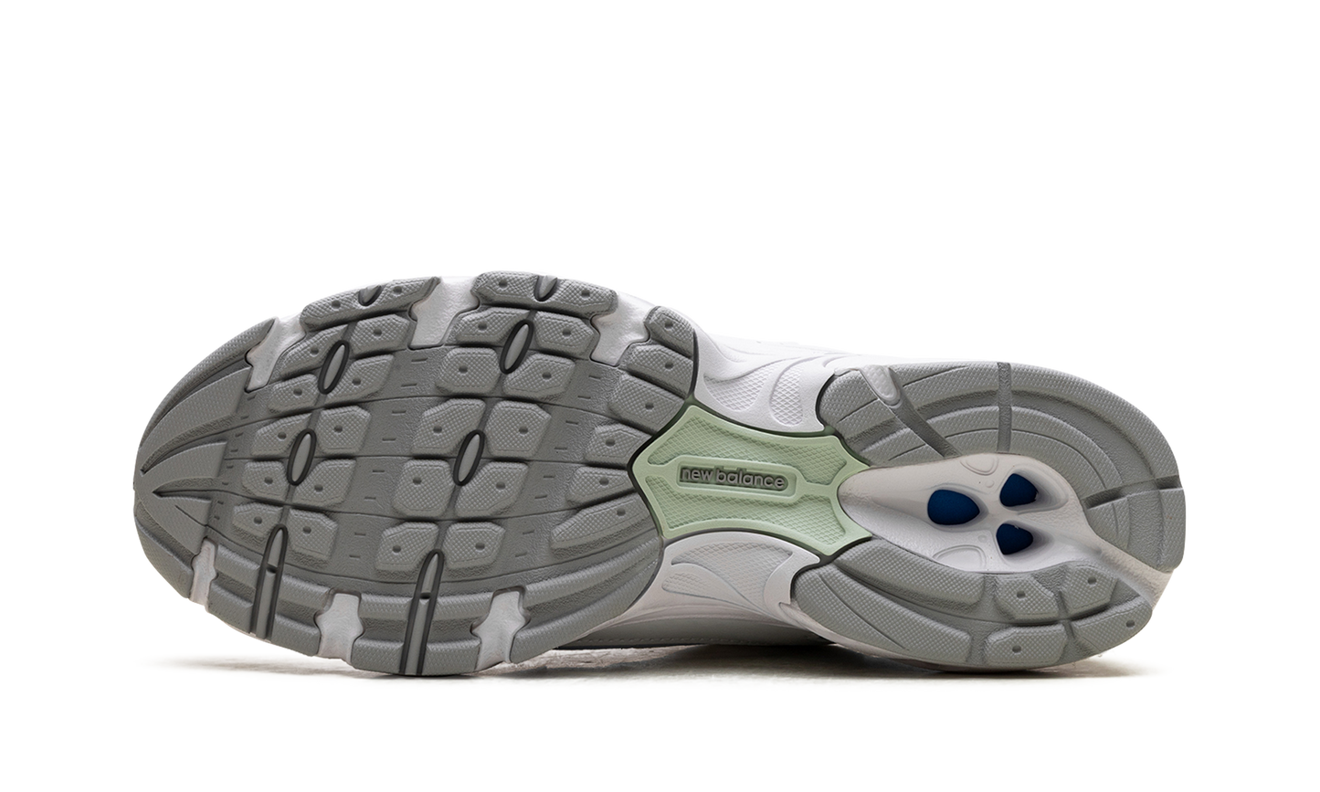 530 "White Light Chrome Blue Clay Ash" MR530PC