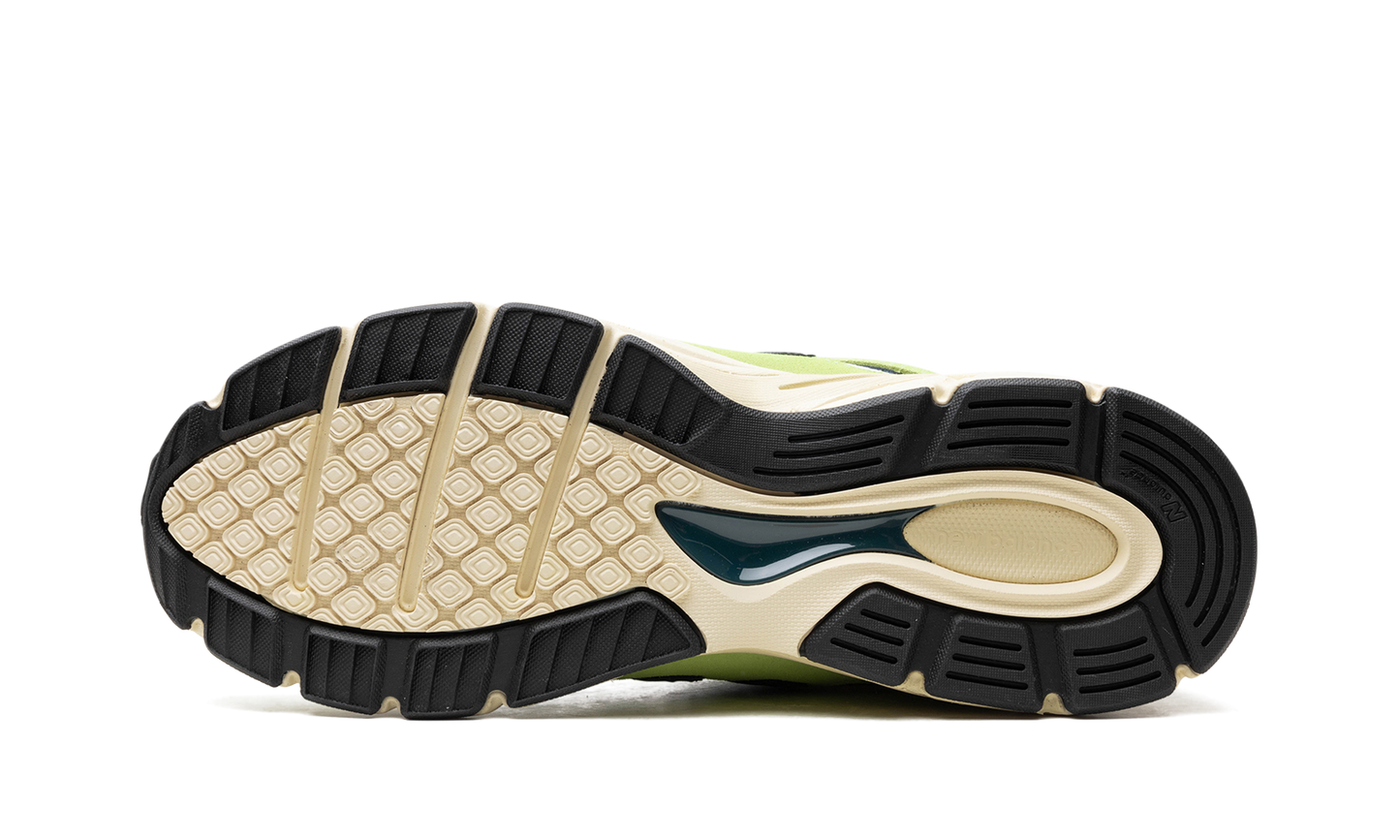 990V4 "Teddy Santis" U990NB4