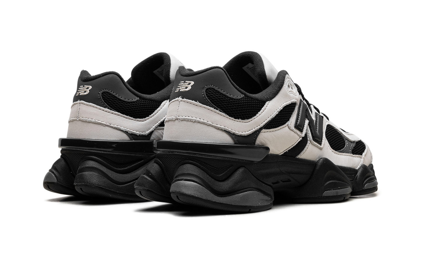 9060 "Off White Black" U9060ZBS