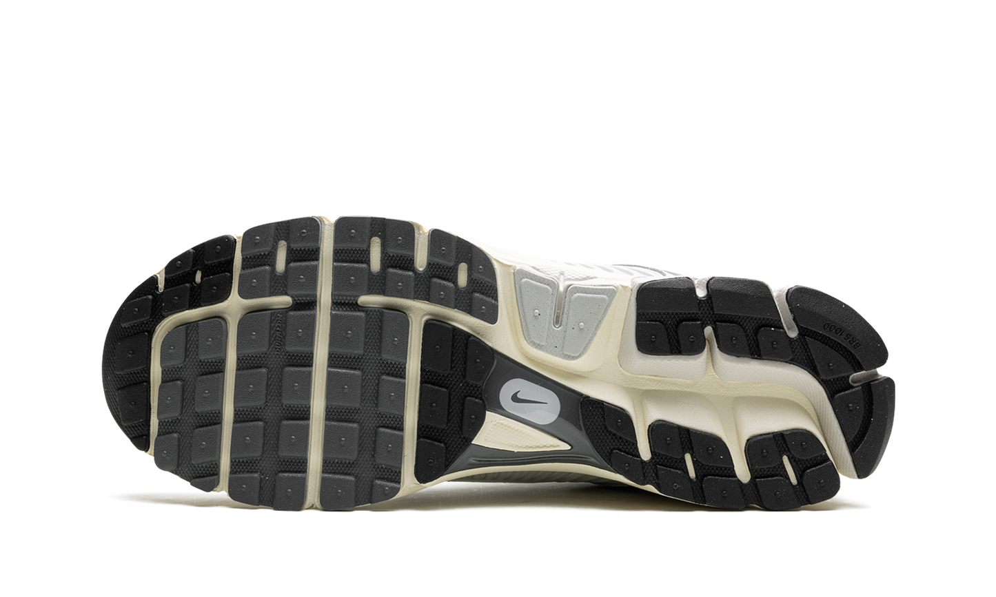 Zoom Vomero 5 "Platinum Tint" HF0731 007