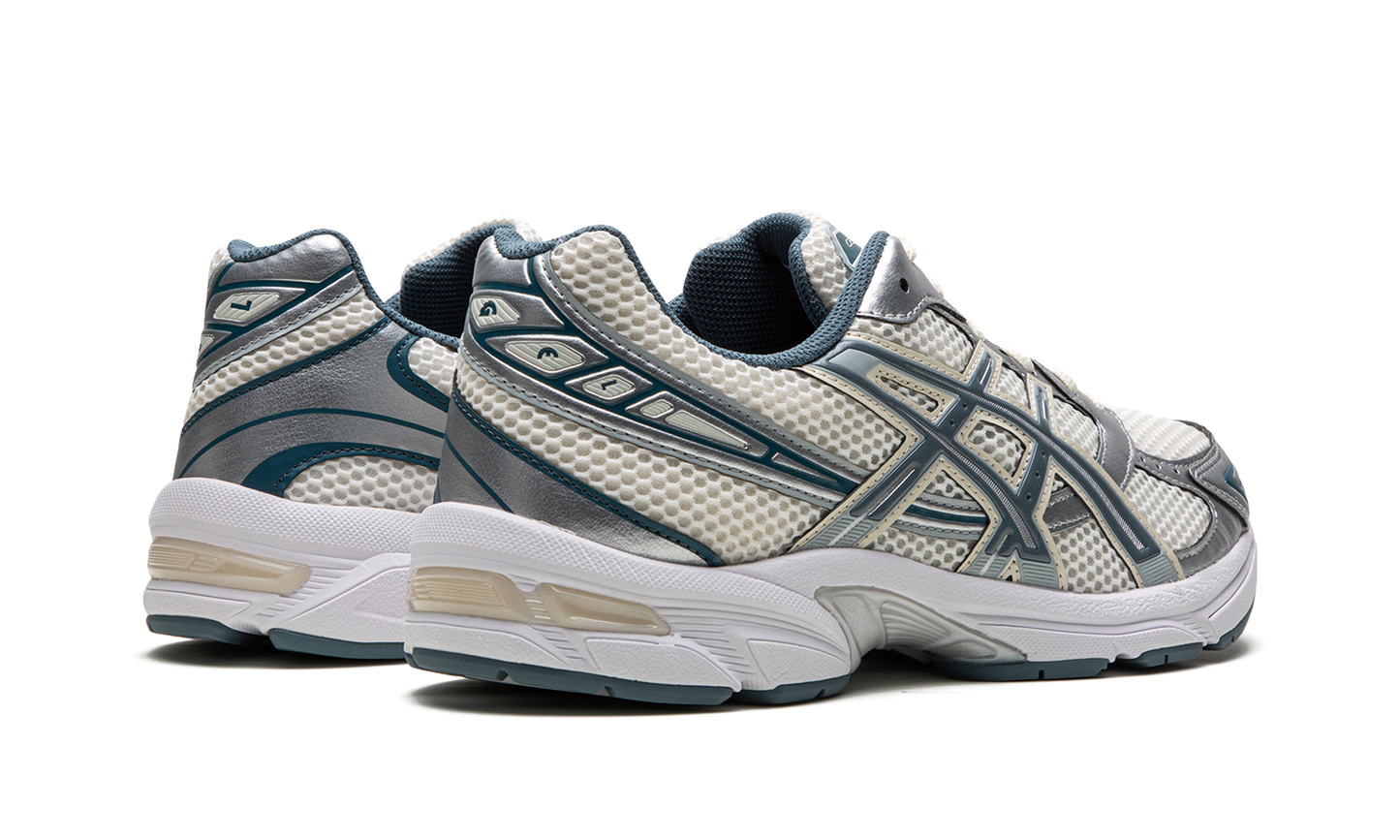 Gel-1130 "Cream / Ironclad" 1201A256 115