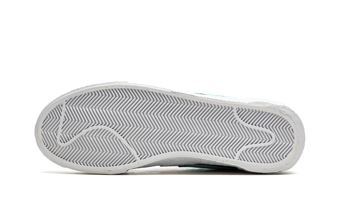 Blazer Low "Sacai - Kaws Purple Dusk" DM7901 500