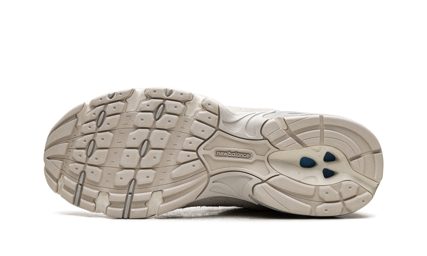 530 "Moonbeam Raw Cashew Raincloud" MR530MR