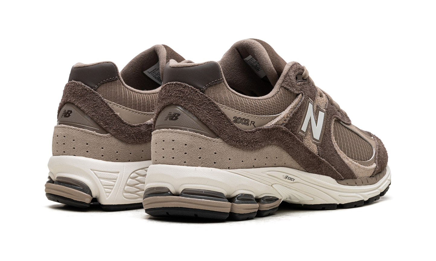 2002R "ASOS Exclusive Brown" M2002RAY