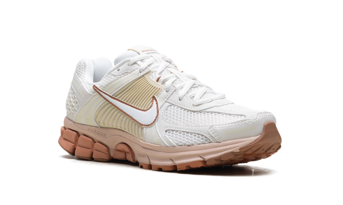 Zoom Vomero 5 WMNS "Particle Beige Terra Blush" FJ2028 002