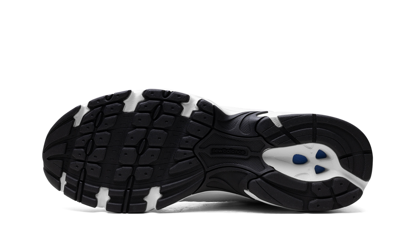 530 "White / Purple"