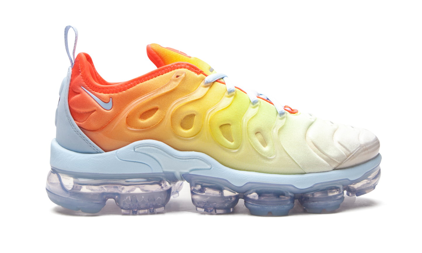 WMNS VaporMax Plus "Sunrise" CW5593 400