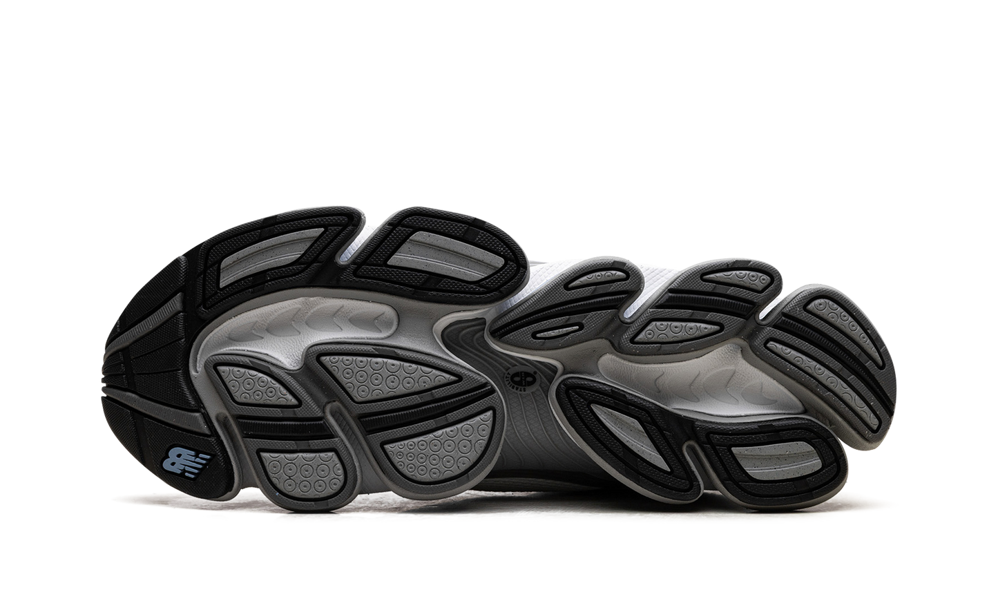 Abzorb 2000 "White / Metallic Silver" U2000AA