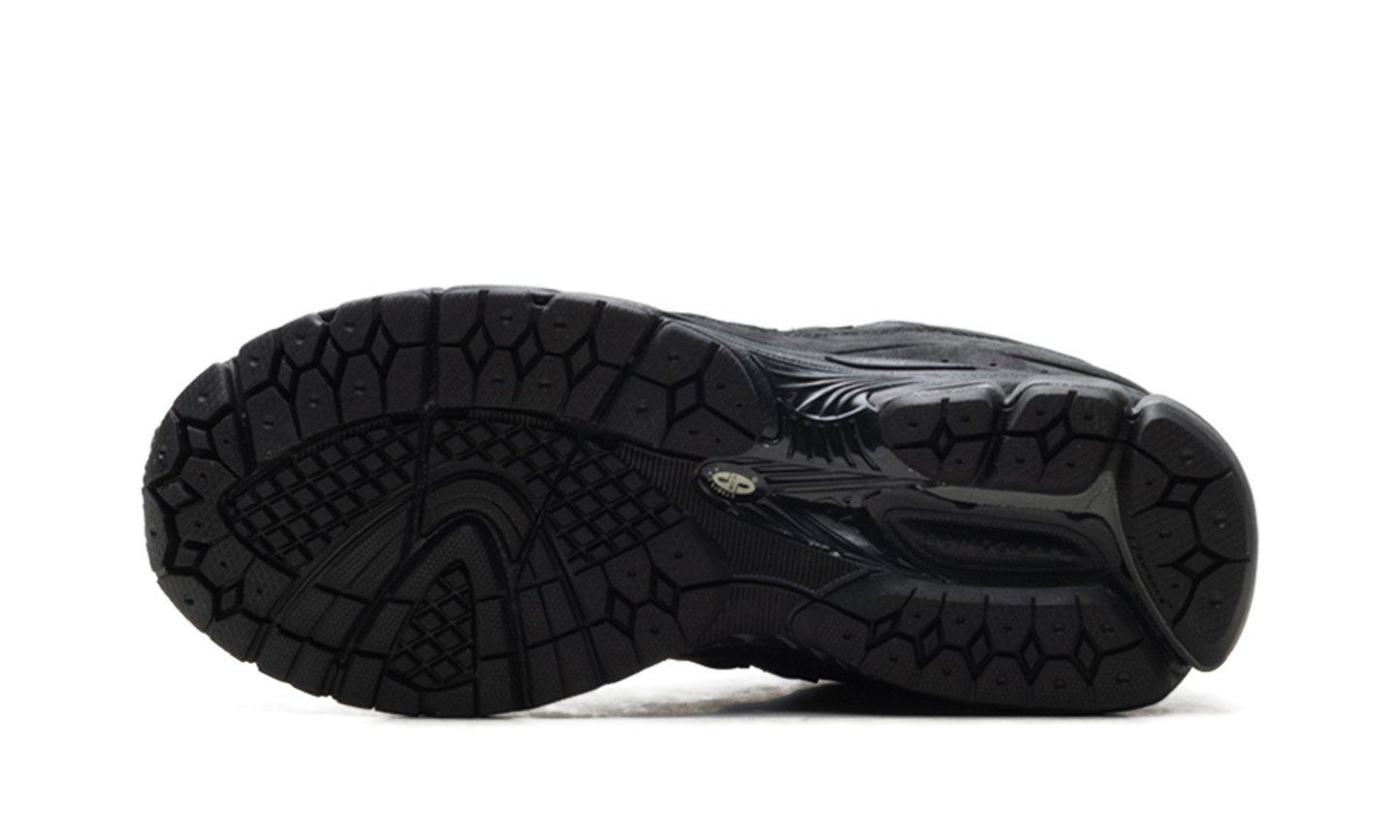 2002R "Cordura - Phantom Black" M2002RPJ