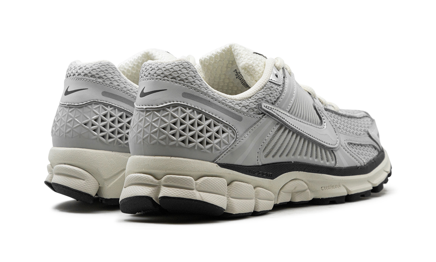 Zoom Vomero 5 "Chrome" HJ3758 001