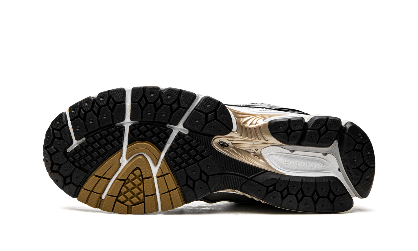 1906R "White / Gold" M1906RA