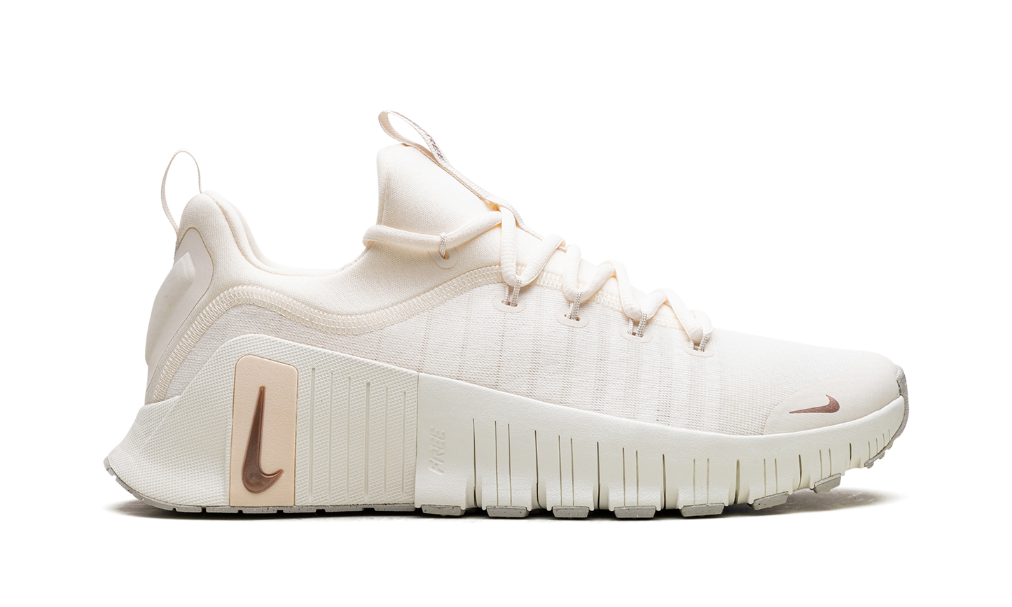 Free Metcon 6 WMNS "Pale Ivory / Guava Ice / Sail / Metallic Red Bronze" FJ7126 100