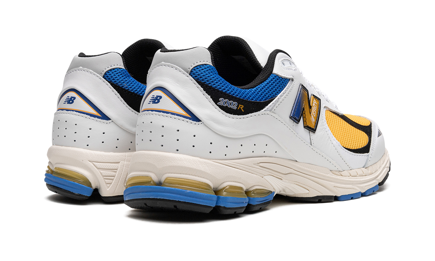 2002R "Vibrant Apricot" M2002RGW