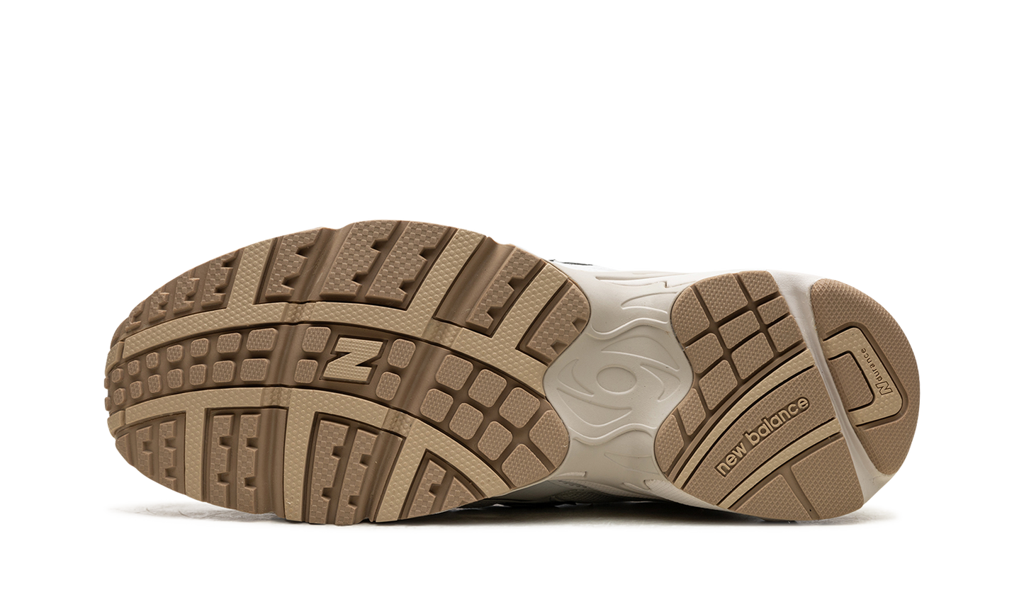 725V1 "White / Grey" ML725AF