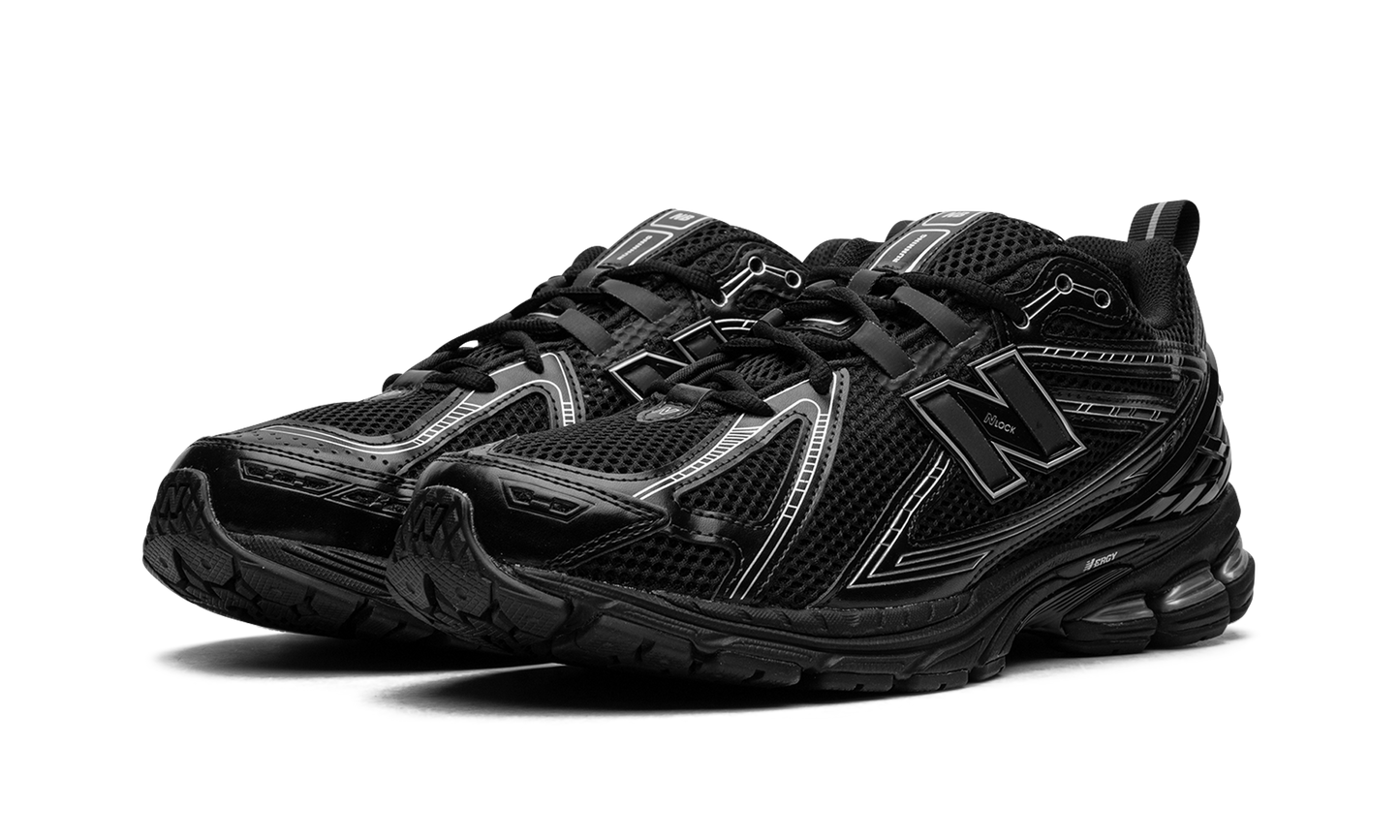 1906R "Black / Silver" M1906RCH