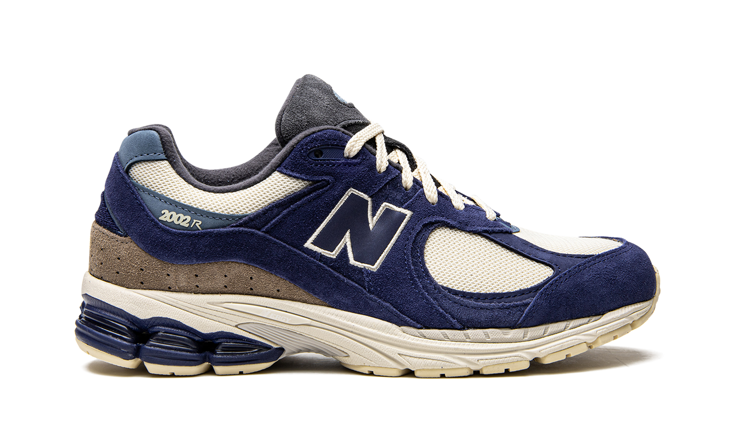 2002R "Night Tide" M2002RG