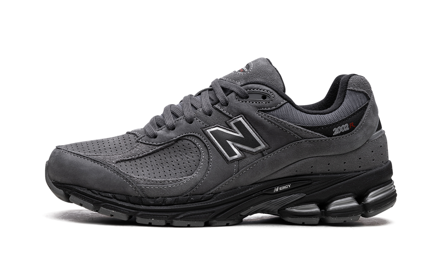 2002R "Castlerock / Black" M2002REH