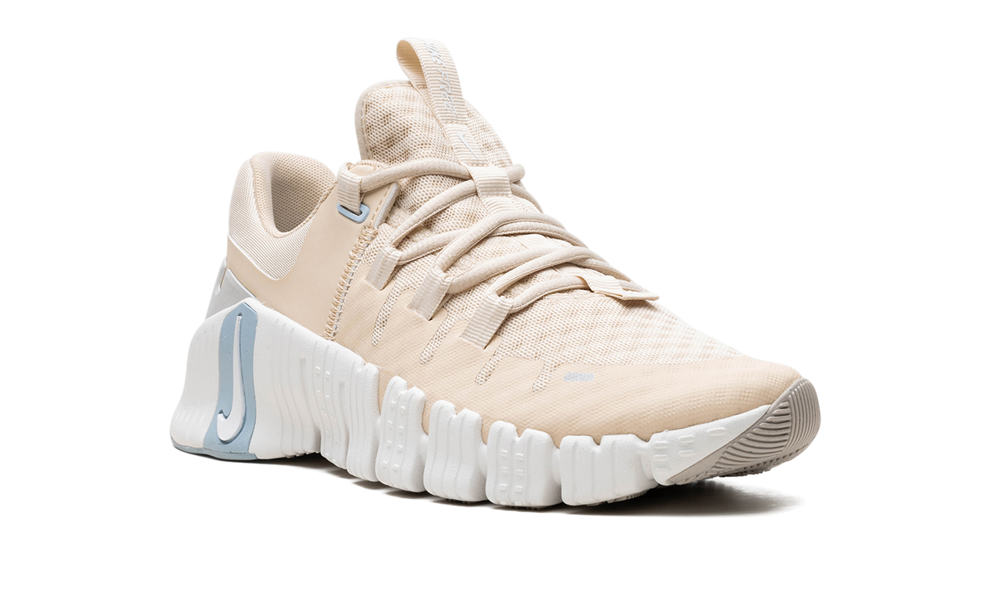 FREE METCON 5 WMNS "Sanddrift" DV3950 105