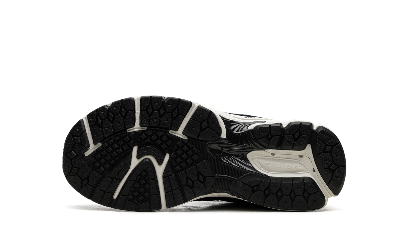 2002R GS "Black" GC2002BK