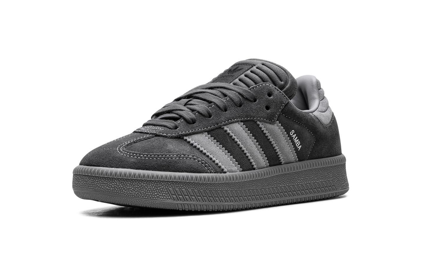 Samba XLG "Carbon Grey" ID3912