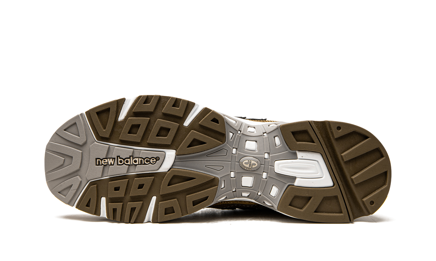 827 "Thisisneverthat" ML827KNT