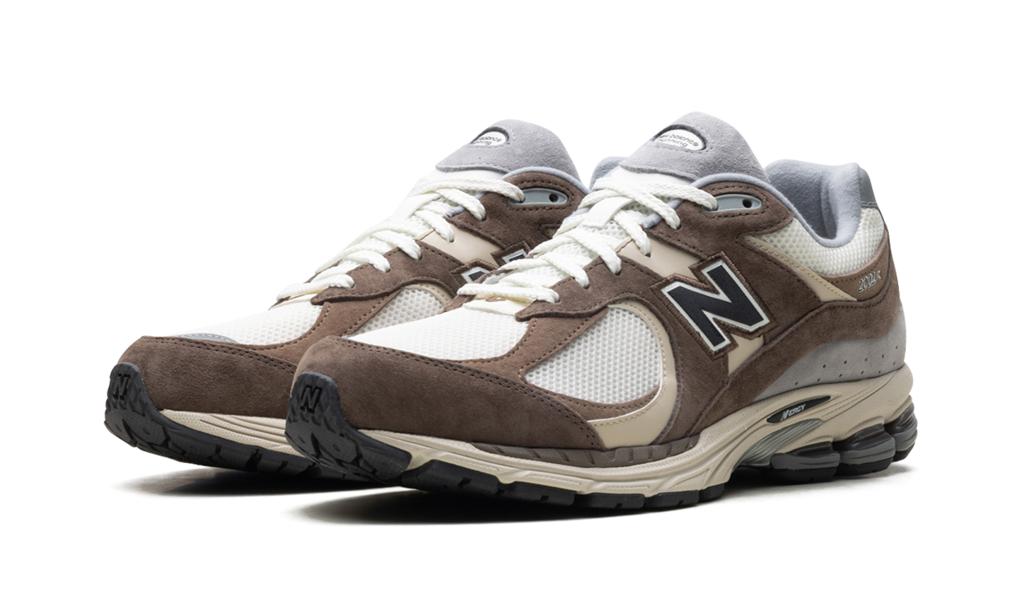 2002R "Emerging Brown" M2002RFZ