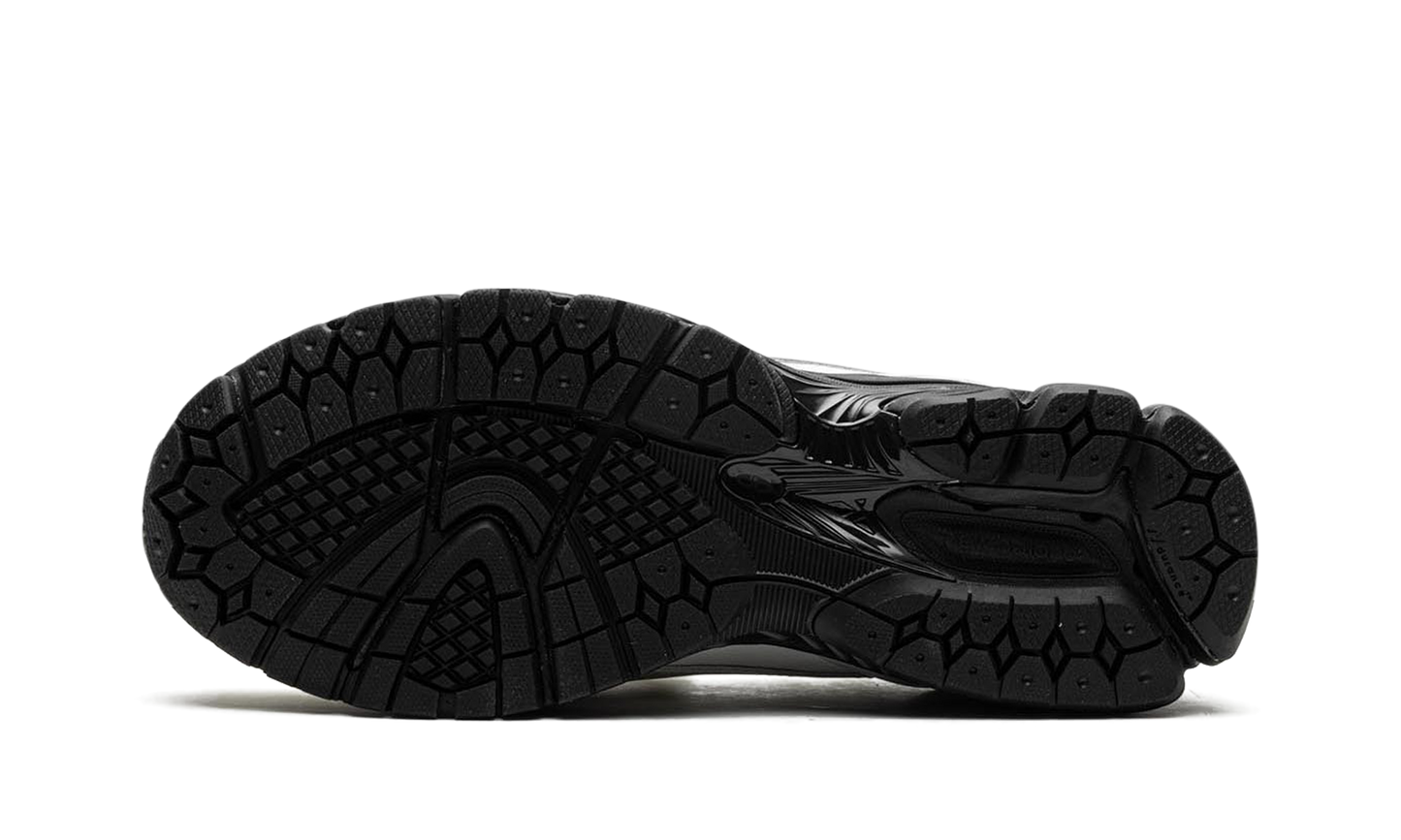 1906L "Junya Watanabe MAN - White" U1906LCO