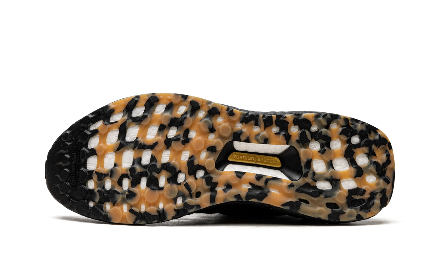 ULTRABOOST 1.0 "Black / Gum Camo Sole" GY9136