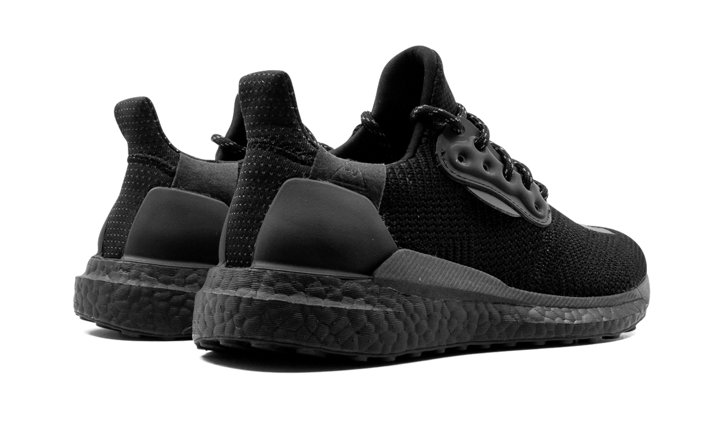 Solar Hu "Pharrell Williams - Core Black" GX2485