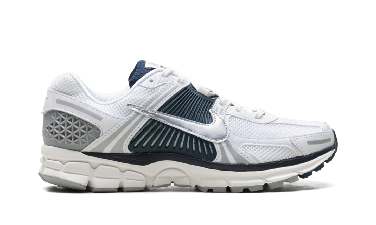 Air Zoom Vomero 5 WMNS "White Armory Navy" HV2412 100