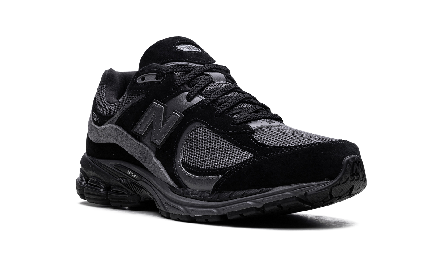 2002R "Black Magnet" M2002RBL