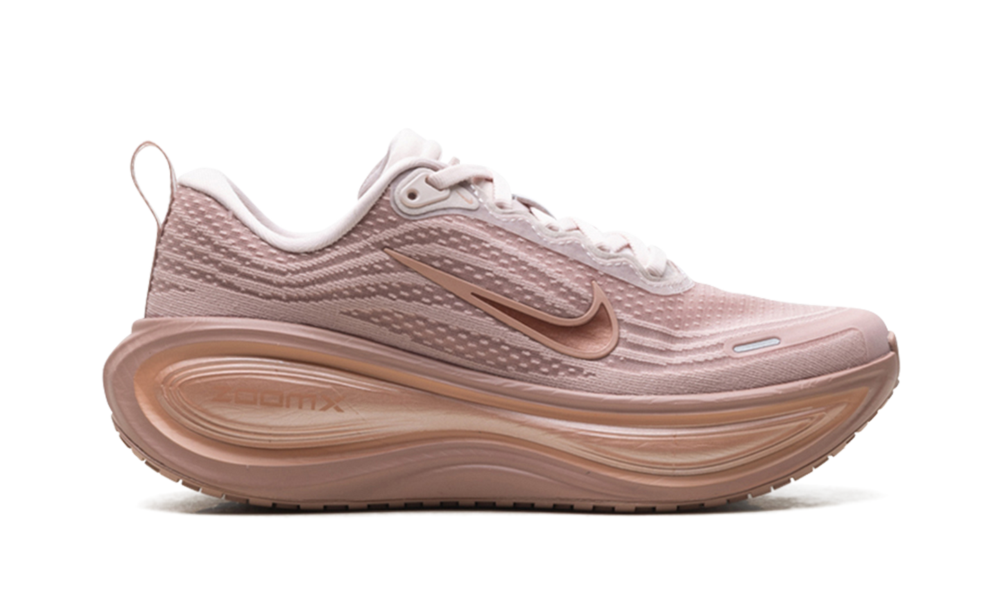 Vomero Plus WMNS "Particle Pink / Rose Gold" HV8154 601