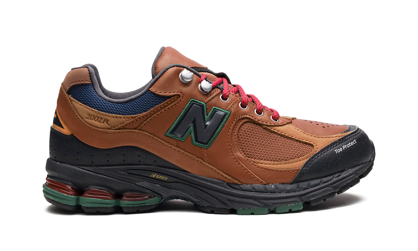 2002R "The Hiker" M2002RWM