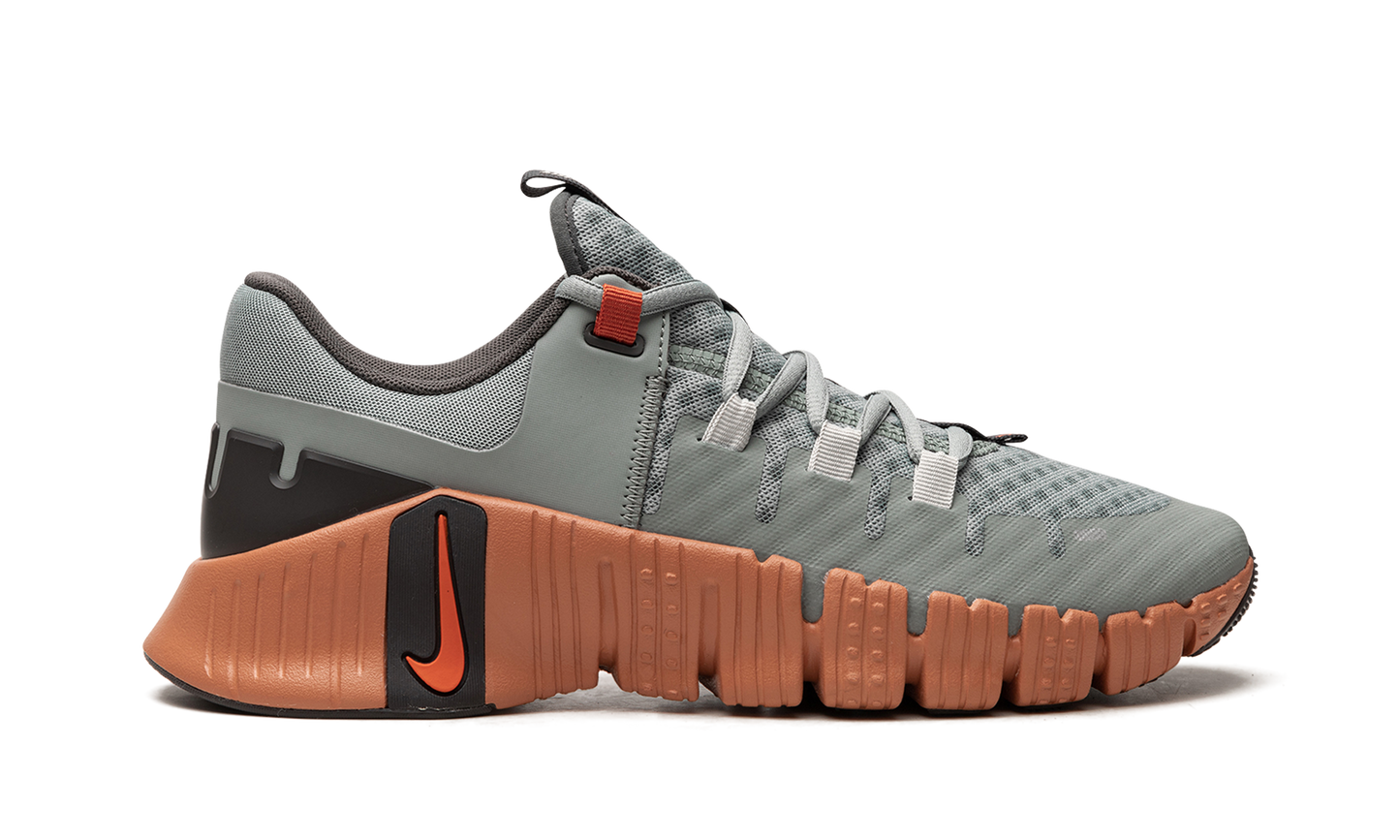 Free Metcon 5 "Mica Green" DV3949 301