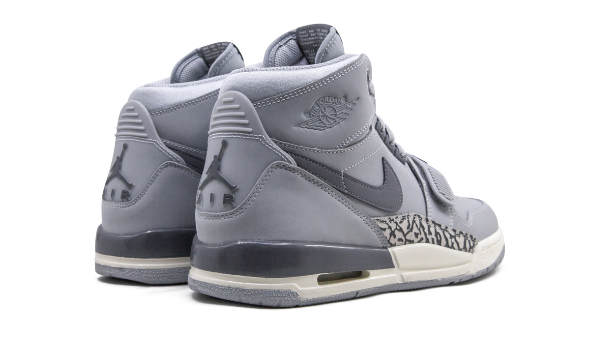 Air Jordan Legacy 312 GS "Wolf Grey" AT4040 002