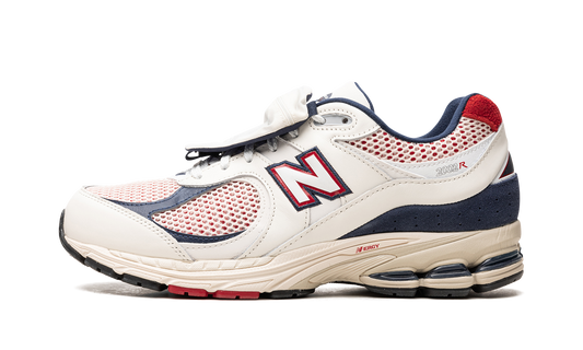 2002R "Sea Salt/Team Red" M2002RVE