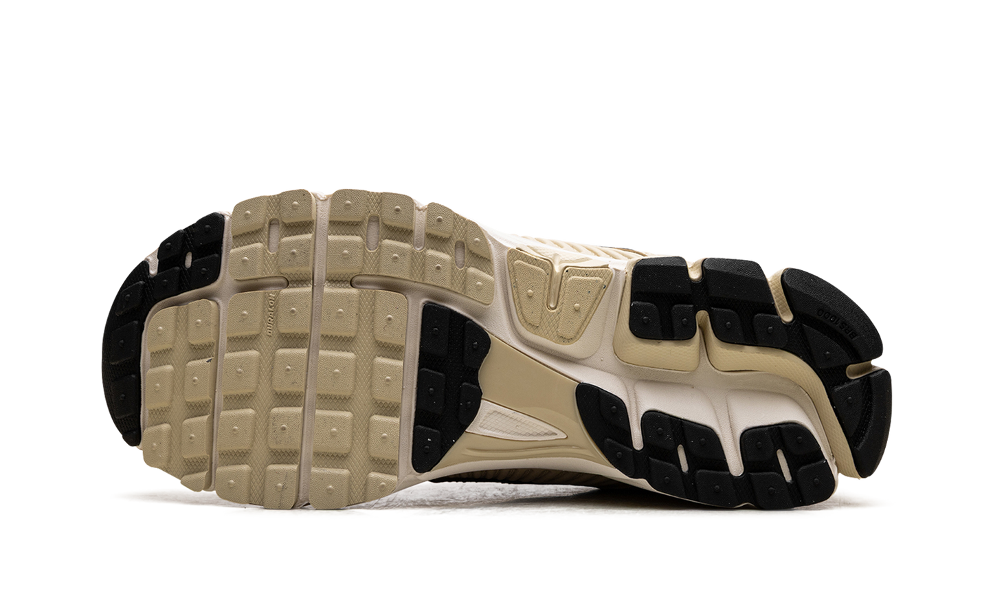 Air Zoom Vomero 5 WMNS "Team Gold" FJ2028 700