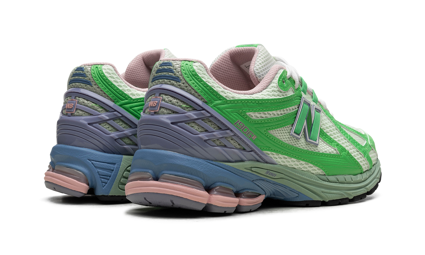 1906R "Green Astral Purple" M1906RVA