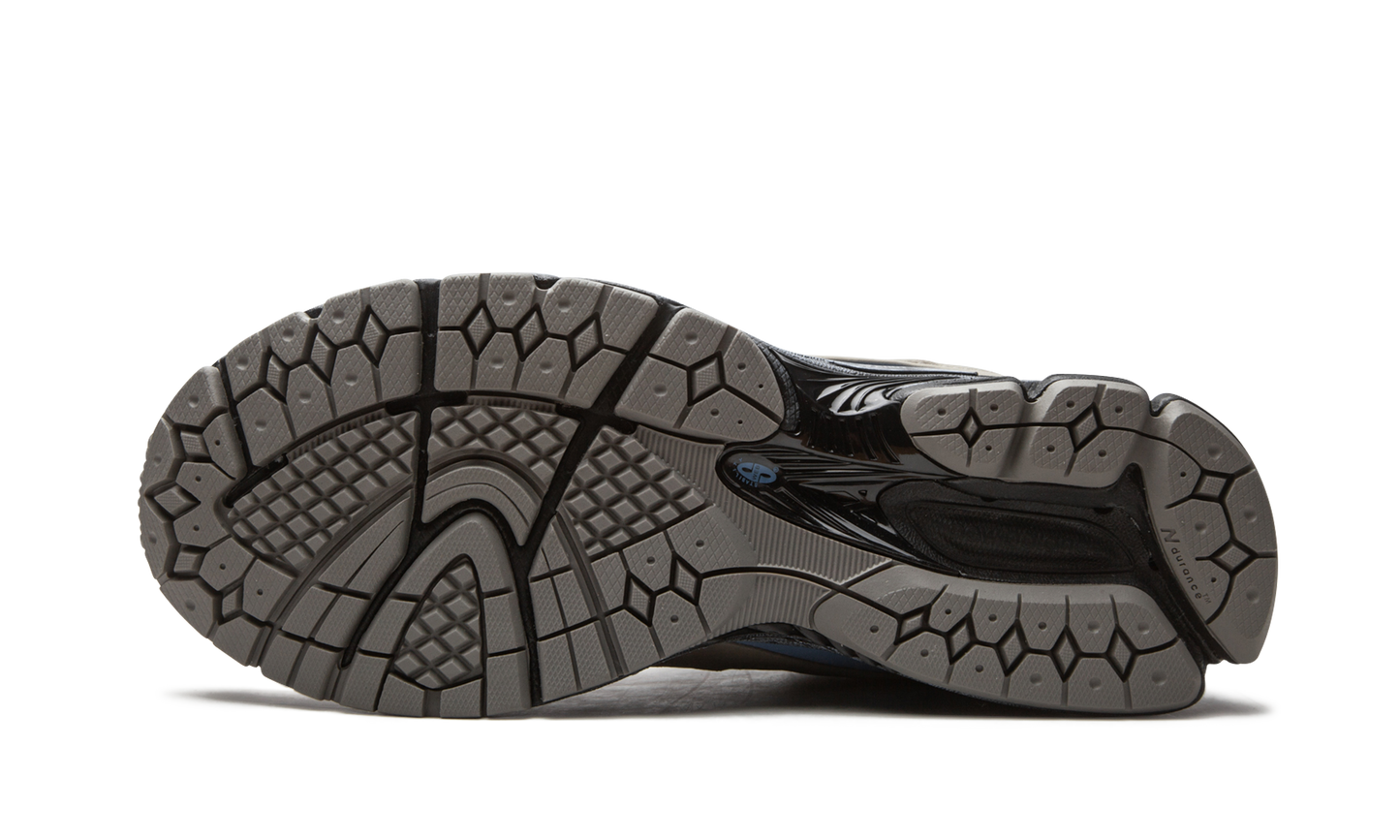 2002R "thisisneverthat" ML2002RN