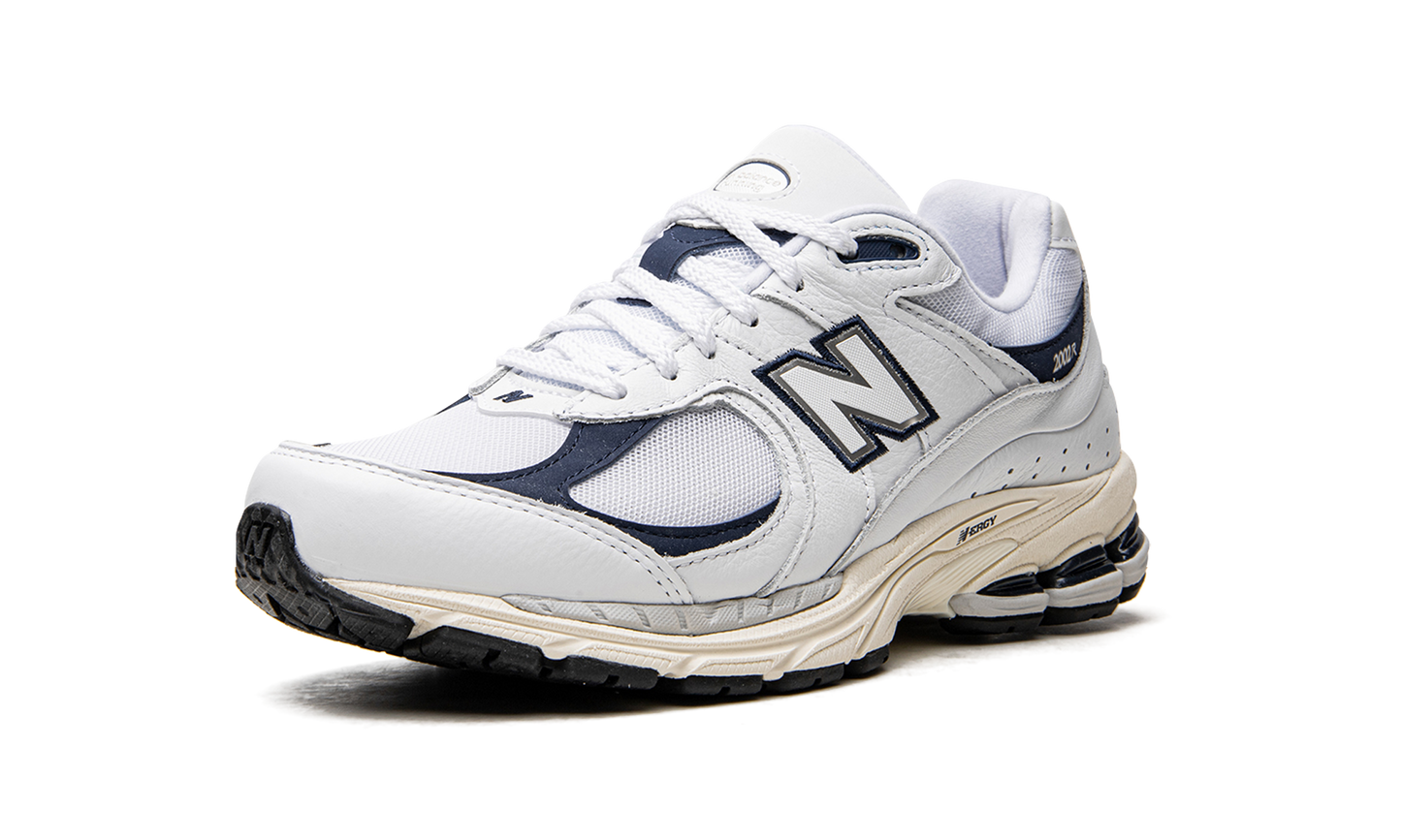 2002R "White / Natural Indigo" M2002RHQ