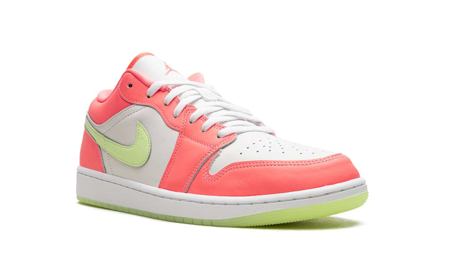 Jordan 1 Low SE "Lava Glow" FN6772 671