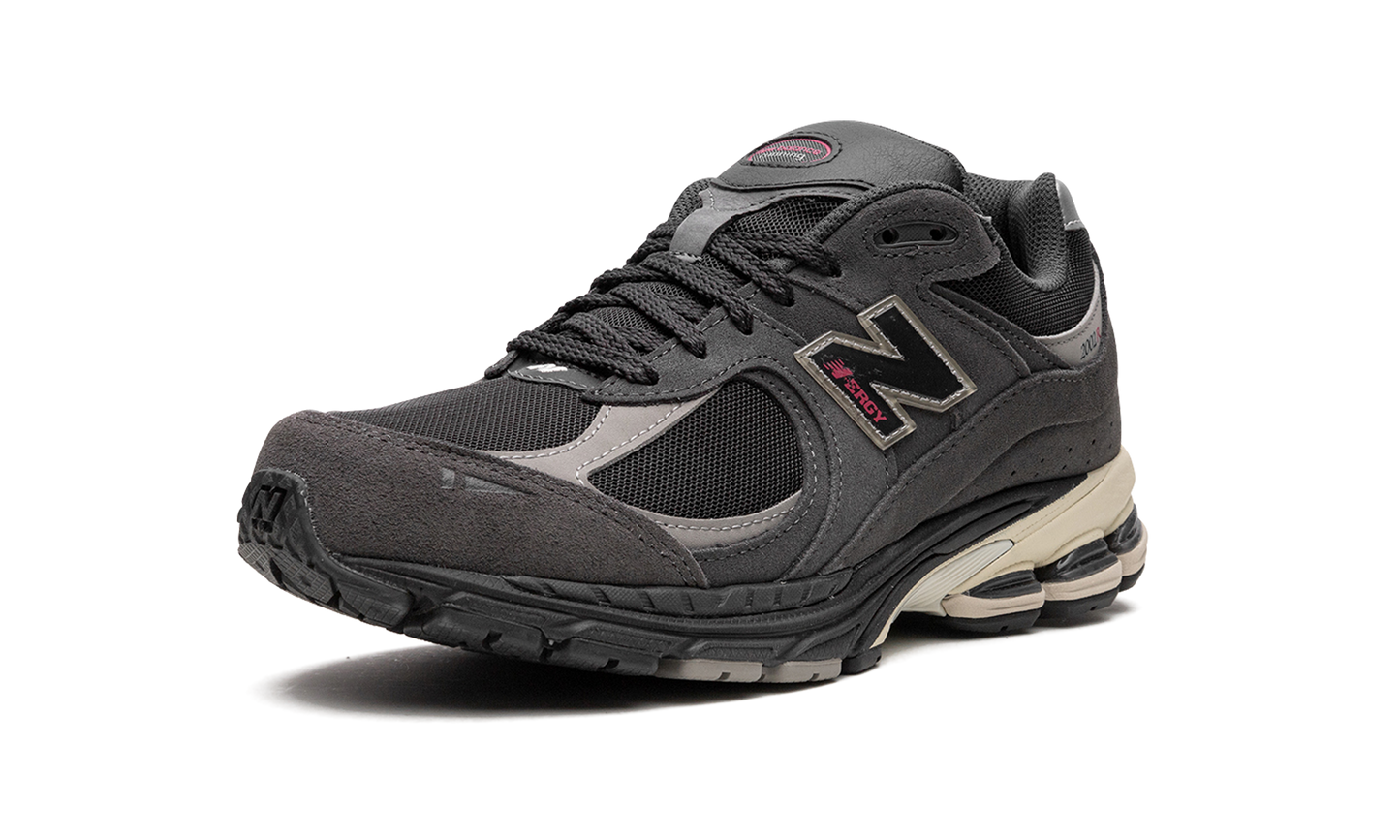 2002R "Grey / Black" M2002RGV