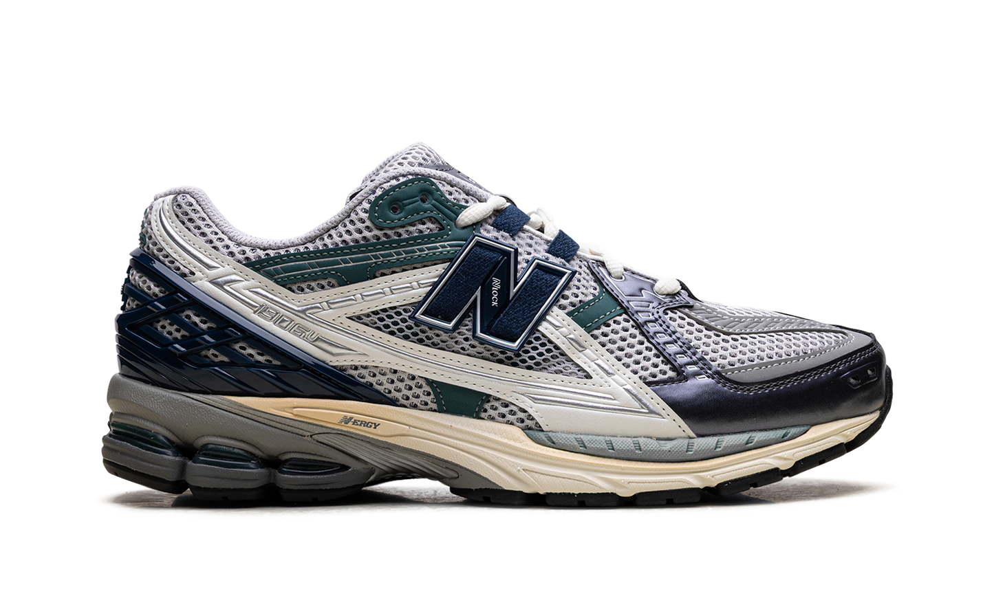 1906R "Silver Metallic / Deep Ocean" U1906ND