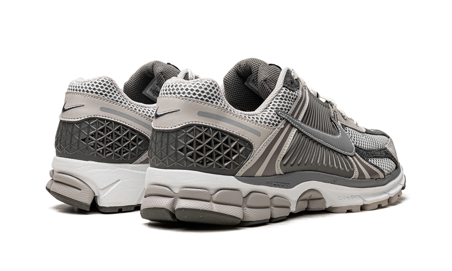 Zoom Vomero 5 "Iron Ore" FD0791 012